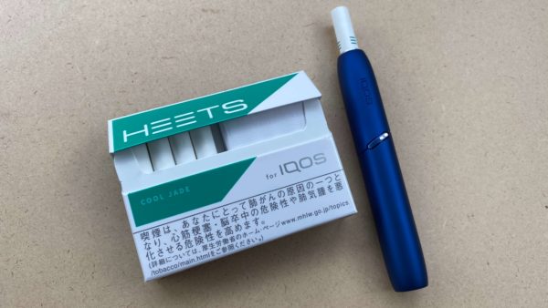 アイコスデュオのホルダーとクールジェイドのパッケージ