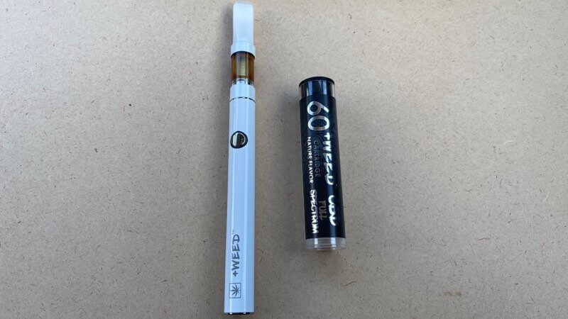 プラスウィードのバッテリーとフルスペクトラム・カートリッジ