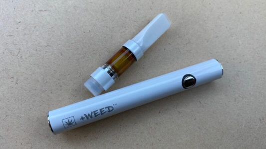 プラスウィードのバッテリーとフルスペクトラム・カートリッジ