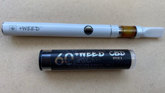 プラスウィードのバッテリーとフルスペクトラム・カートリッジ