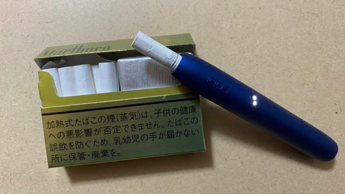 アイコスデュオのホルダーとブライトメンソールのパッケージ