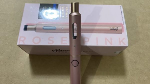 プルームテックプラスのロゼピンク本体とパッケージ