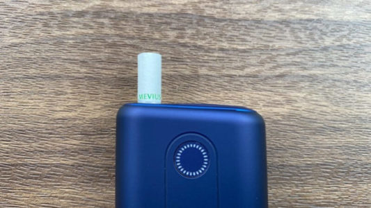 グローハイパー本体とプルームエスのたばこスティック