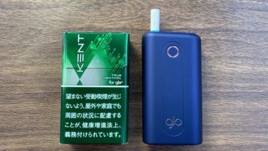 ケント・ネオスティック・トゥルー・メンソールのパッケージとグローハイパー本体