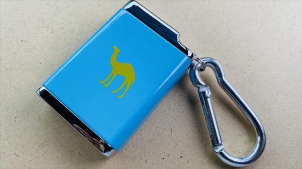 キャメルグッズのスクエア型携帯灰皿・シアン