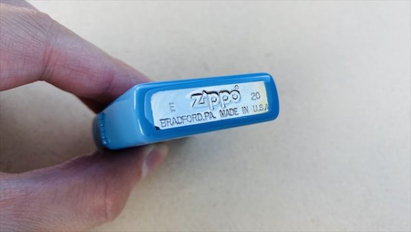 ハイライトの60周年記念モデルジッポ・ブルー