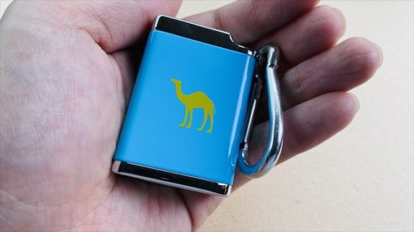 キャメルグッズのスクエア型携帯灰皿・シアン