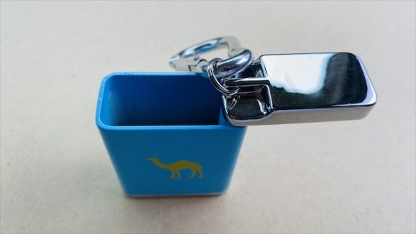 キャメルグッズのスクエア型携帯灰皿・シアン