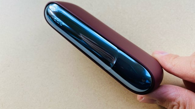 アイコスのフロステッドレッド・チャージャー