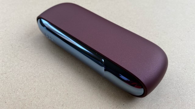 アイコスのフロステッドレッド・チャージャー