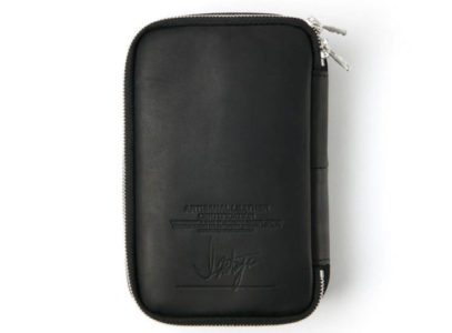 プルームのバックラッシュ製マルチケース