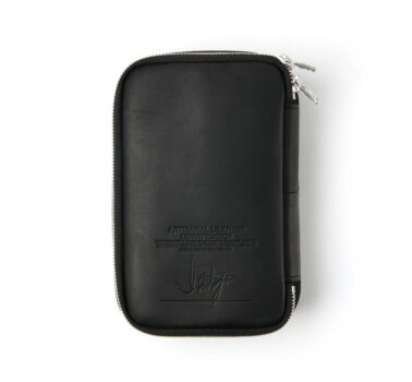 プルームのバックラッシュ製マルチケース