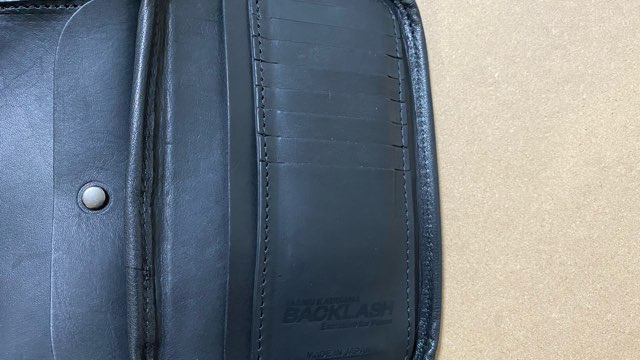 BACKLASHとPloomのマルチケース