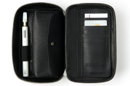 プルームのバックラッシュ製マルチケース