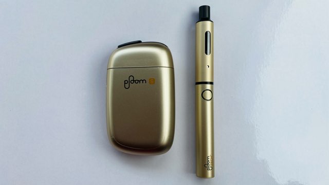 プルームエス2.0のクラシックゴールドとプルームテックプラスのシャンパンゴールド