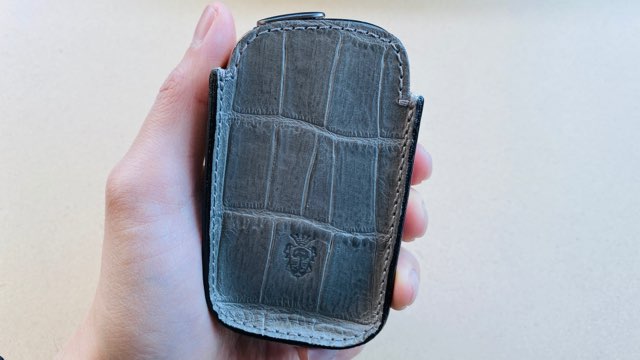 フェリージ×プルームエス2.0のレザーカバー