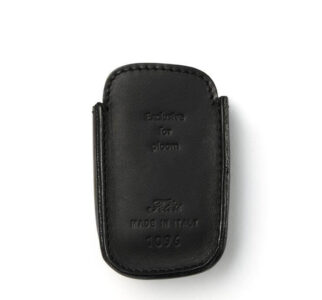 ブラックのレザーカバー公式画像