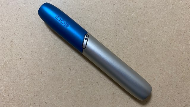 アイコス3デュオのムーンシルバーとアクアブルーのキャップ