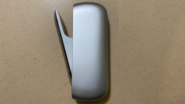 アイコス3デュオのムーンシルバー・チャージャー