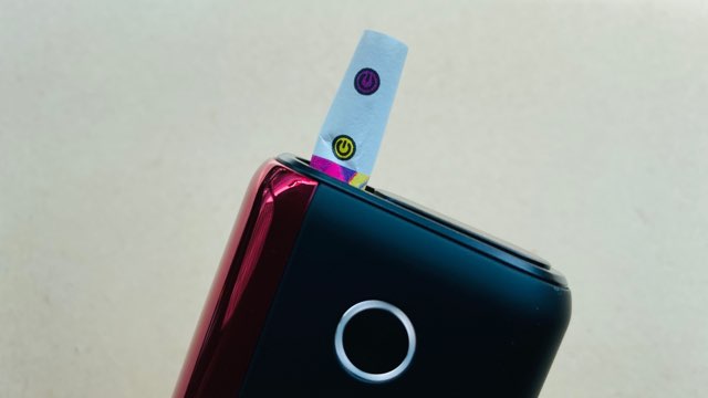 グローハイパープラス本体とパイナップルベリーのスティック