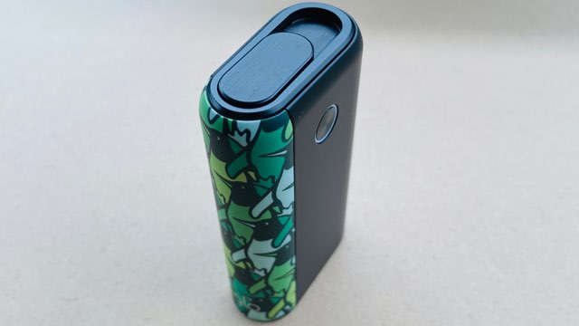 グローハイパープラスのペンギンエディションライトグリーン本体実機