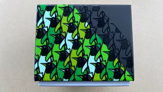 グローハイパープラスのペンギンエディションライトグリーン・パッケージ