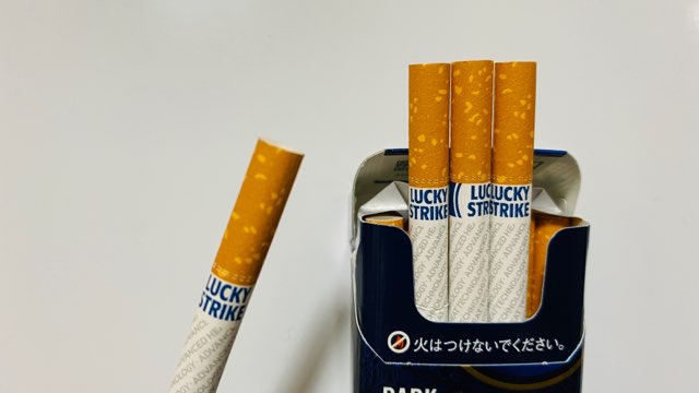 グローハイパーのラッキーストライク・ダークタバコのスティック