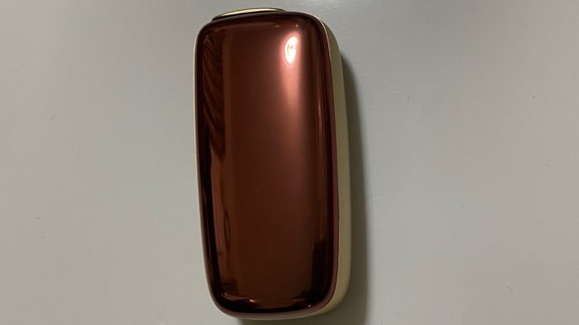 レディッシュブラウンのフロントパネル