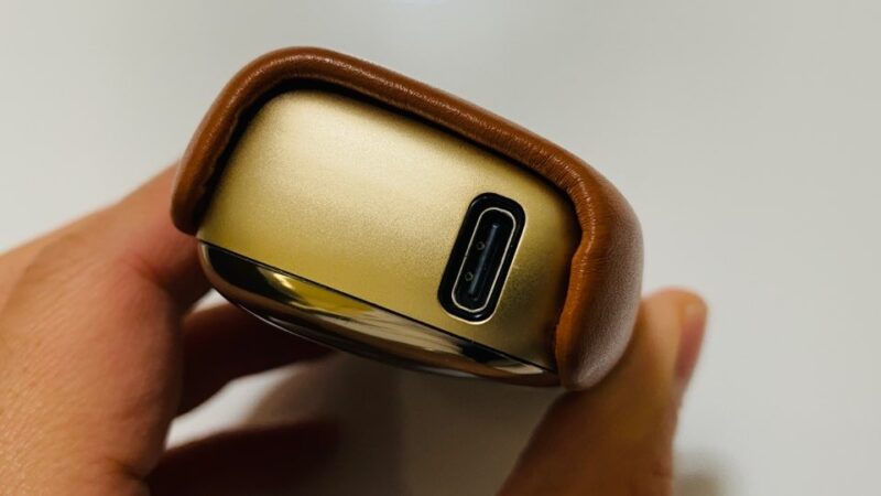 プルームX本体とレザーバックカバーのキャメル