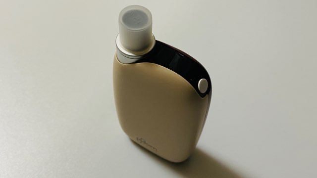 プルームテックプラスウィズ・ニュアンスアイボリーのデバイス本体