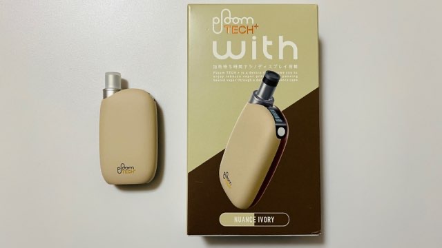 プルームテックプラスウィズ・ニュアンスアイボリーのパッケージとデバイス本体