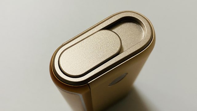 グローハイパープラスのオーセンティックゴールド実機・スライドカバー