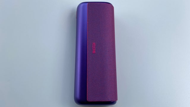 アイコスイルマプライム・ネオンモデルのチャージャー