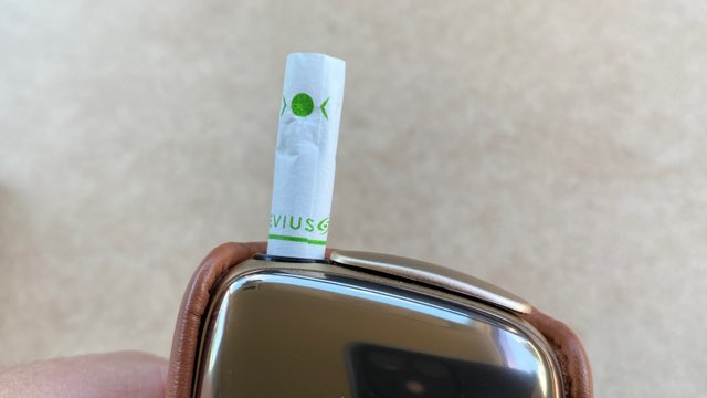 プルームX本体とメビウス・オプション・マスカットグリーンのたばこスティック