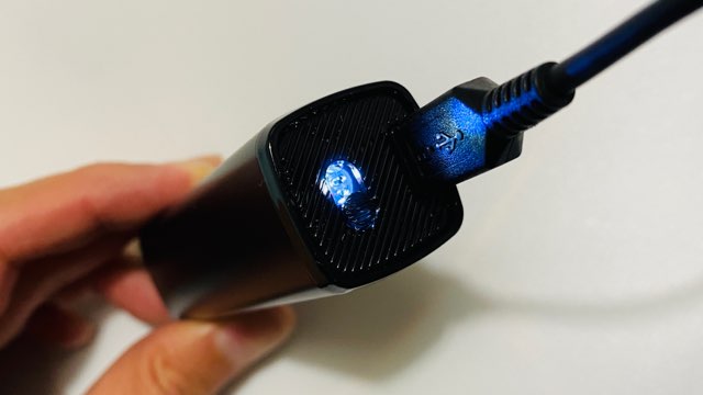 りきっどや使い切りVAPEのデバイス本体下部LEDランプ