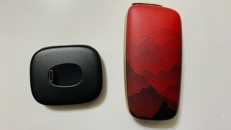 ドッキングステーションとプルームX本体