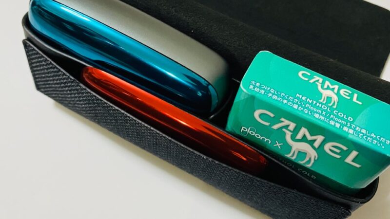 プルームX本体とたばこスティックとフロントパネルとファブリック・キャリーケース