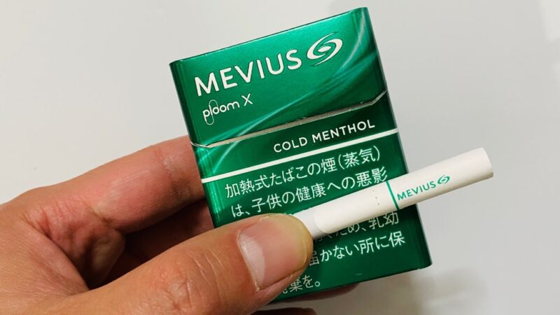 メビウス コールドメンソール プルームX用のパッケージとスティック