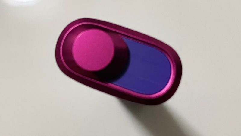 アイコスイルマワン ネオンモデルのスライドキャップ