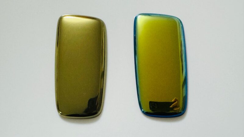 プルームXアドバンスド ゴールデンヘイズとライムヘイローのフロントパネル