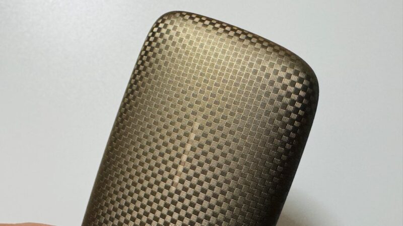 プルームXアドバンスド スクエアドシャンパンゴールドのフロントパネル