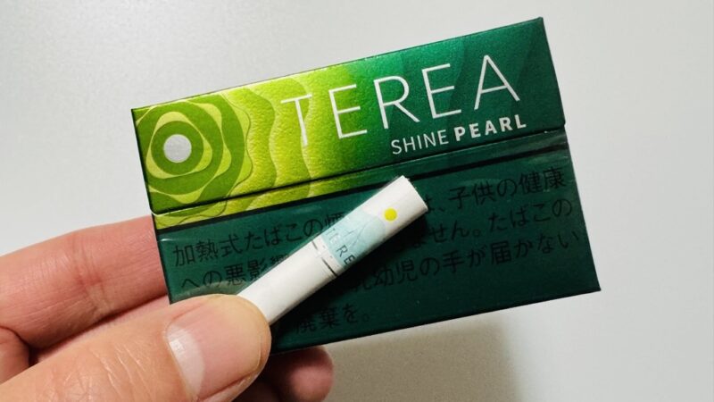 テリア シャイン パールのパッケージとスティック