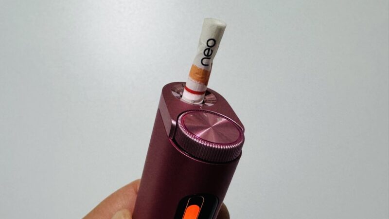 ネオ・ブリリアント・レッドフルーツ・hyper用のたばこスティックとグローハイパープロのデバイス