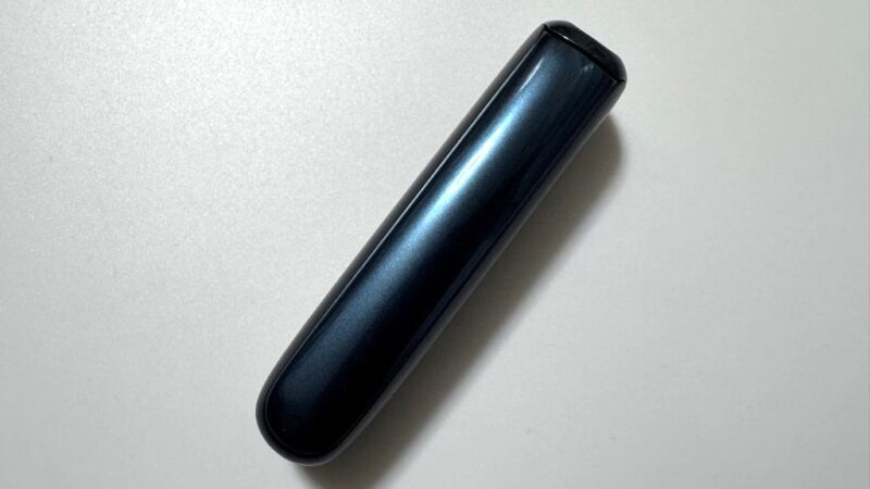 プルームオーラのネイビーブルー実機