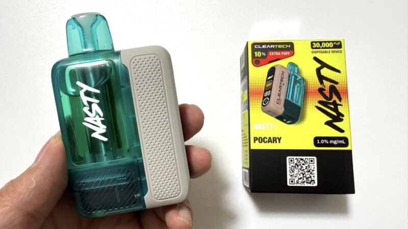 NASTY BAR CLEAR 30000 ポカリのデバイスとパッケージ