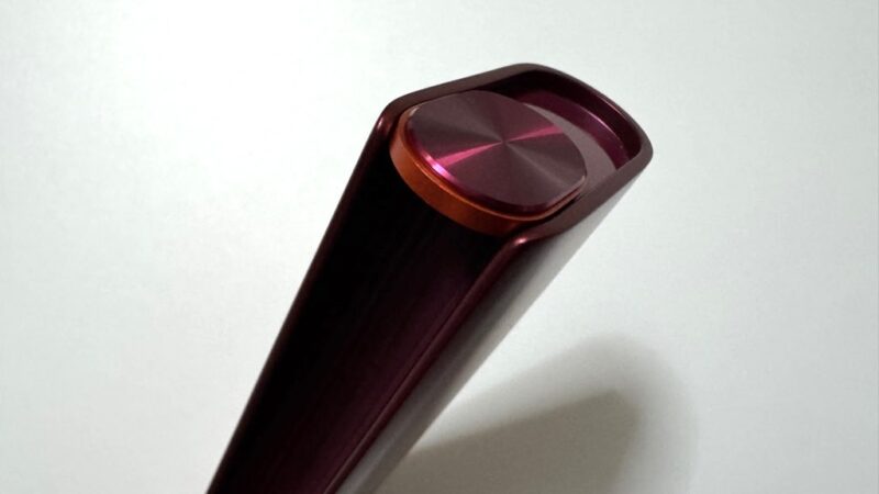 グローヒーロプラスの充電ケース上部