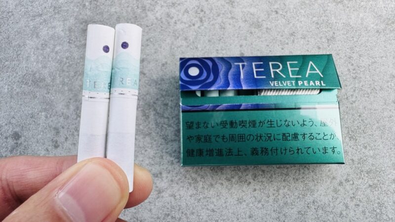 テリア ベルベット パールのパッケージとたばこスティック