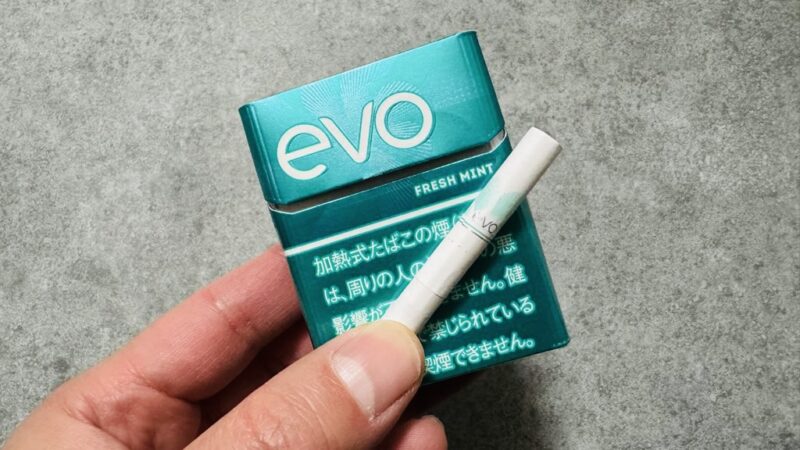 エボフレッシュミントのパッケージとたばこスティック
