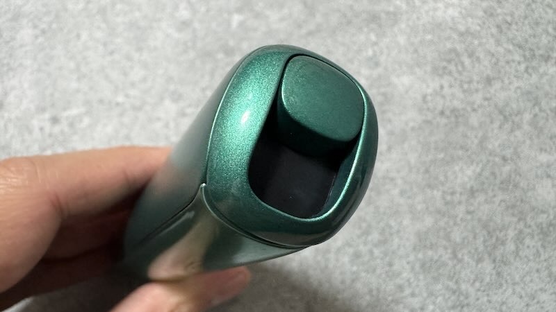 プルームオーラのアクアグリーン実機上部