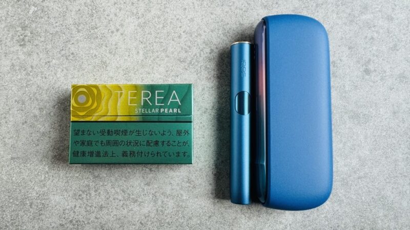 テリアステラーパールのパッケージとアイコスイルマi本体